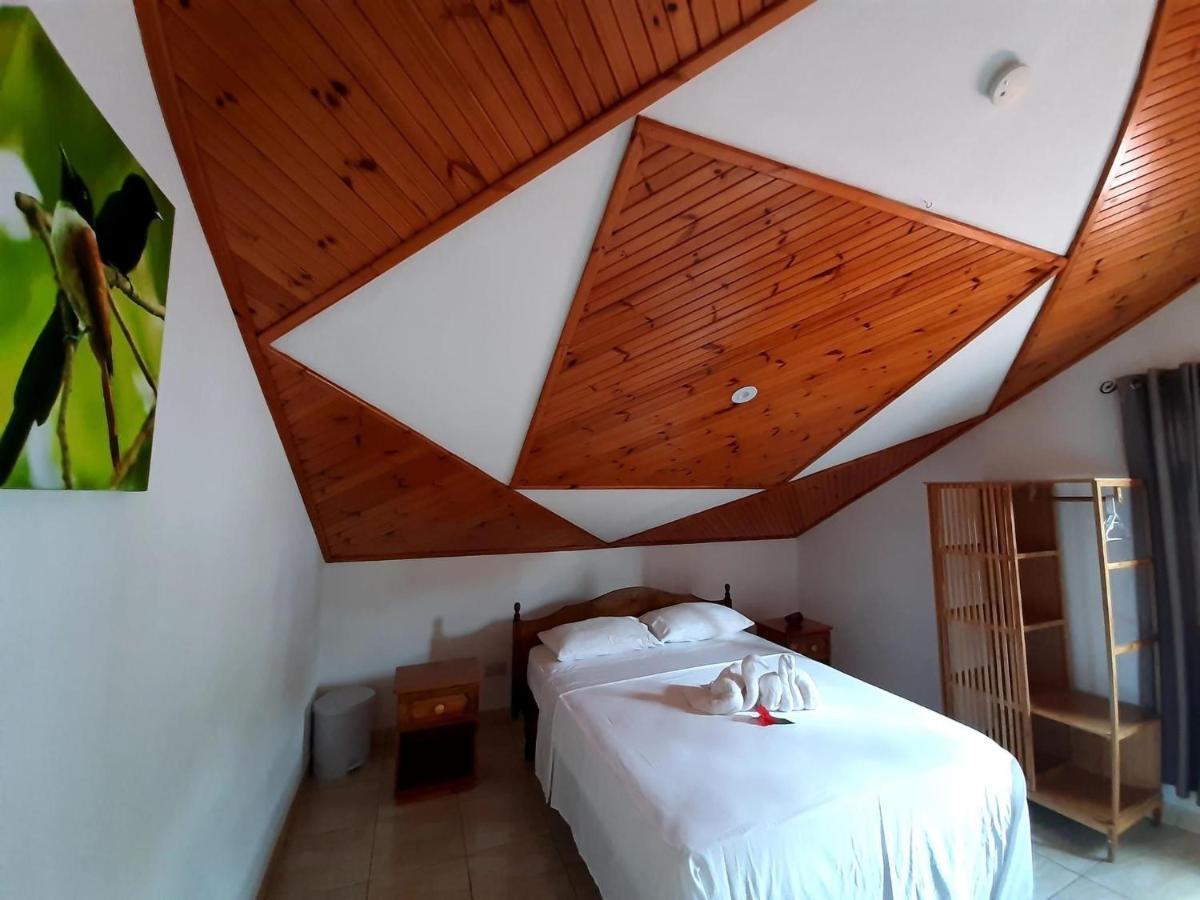 La Source Self Catering Hotell La Digue Exteriör bild