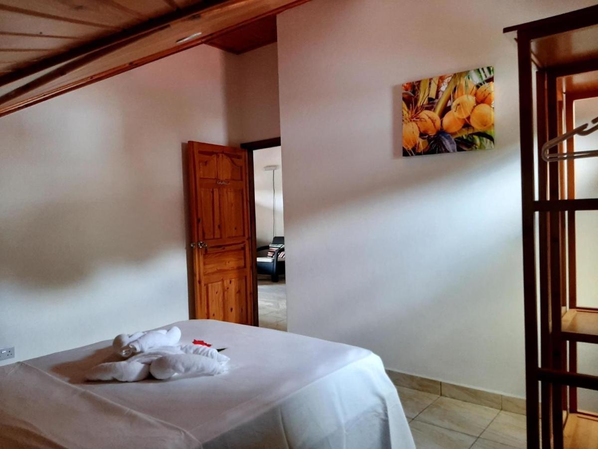 La Source Self Catering Hotell La Digue Exteriör bild